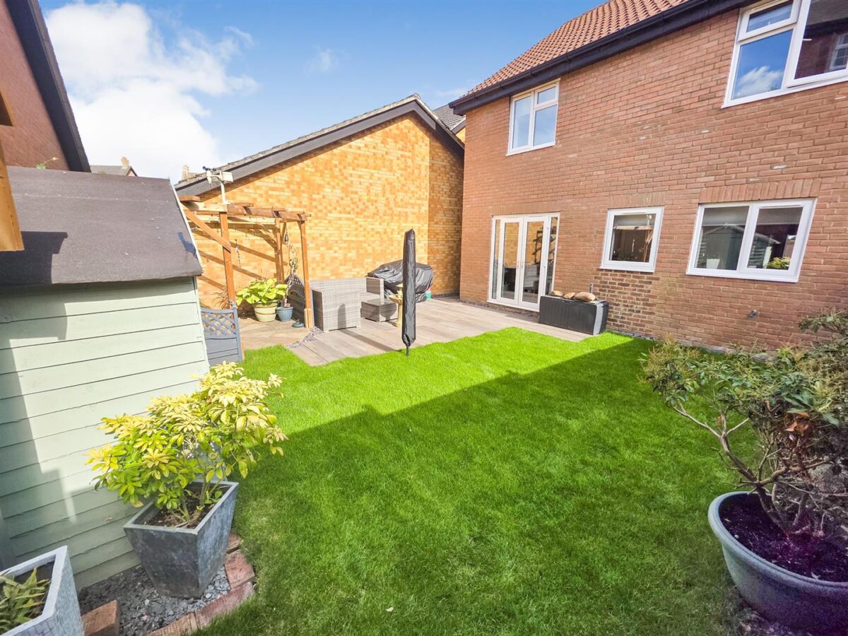 Cotswold Close, Corby