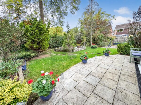Kingsbrook, Corby