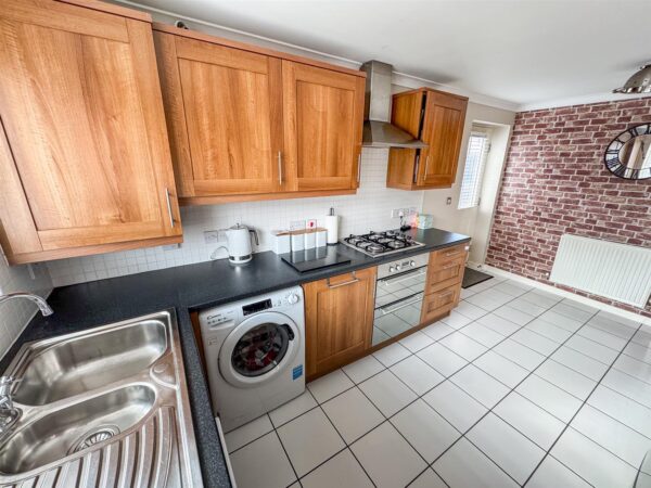 Flycatcher Road, Corby