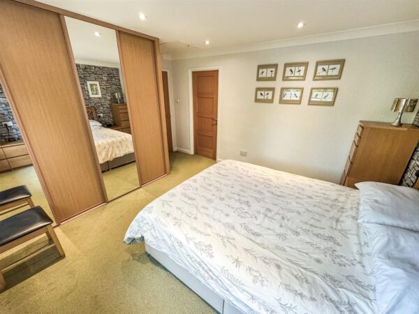 Kingsbrook, Corby