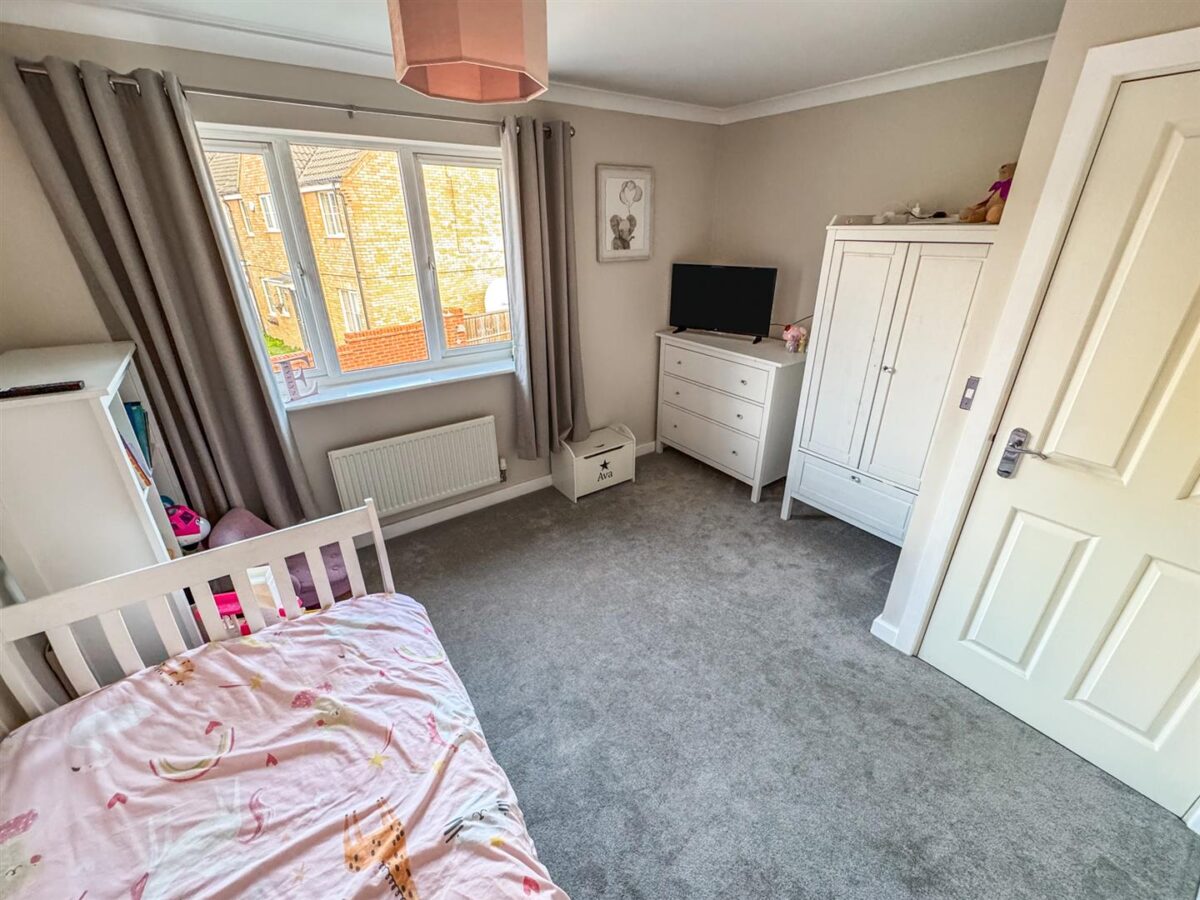 Flycatcher Road, Corby