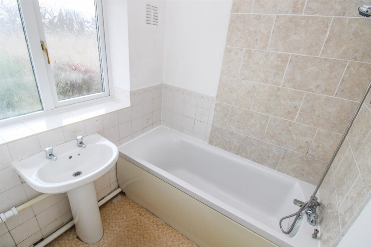 Cameron Court, Corby