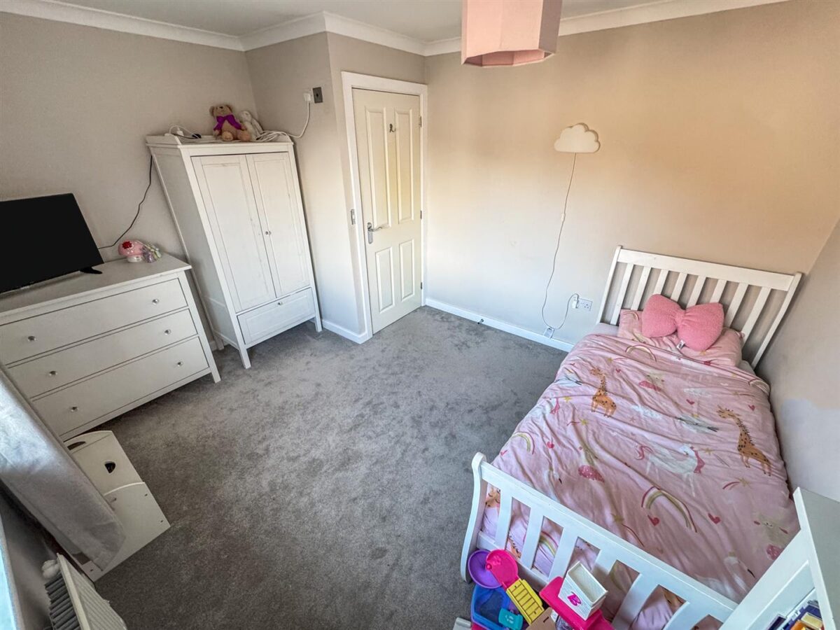 Flycatcher Road, Corby