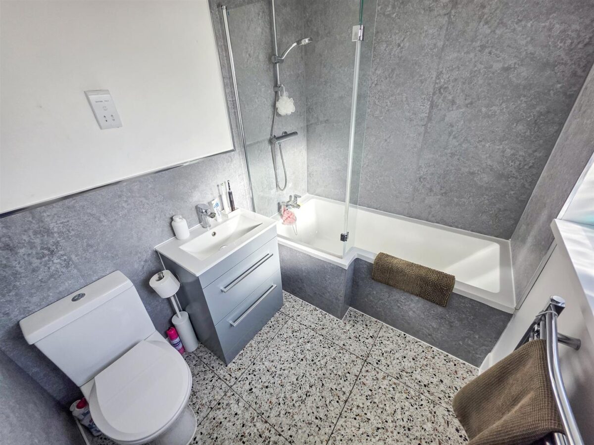 Charnwood Road, Corby