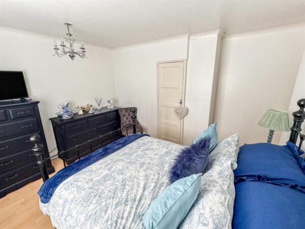 Welland Vale Close, Corby