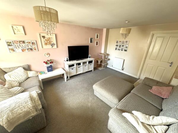 Flycatcher Road, Corby