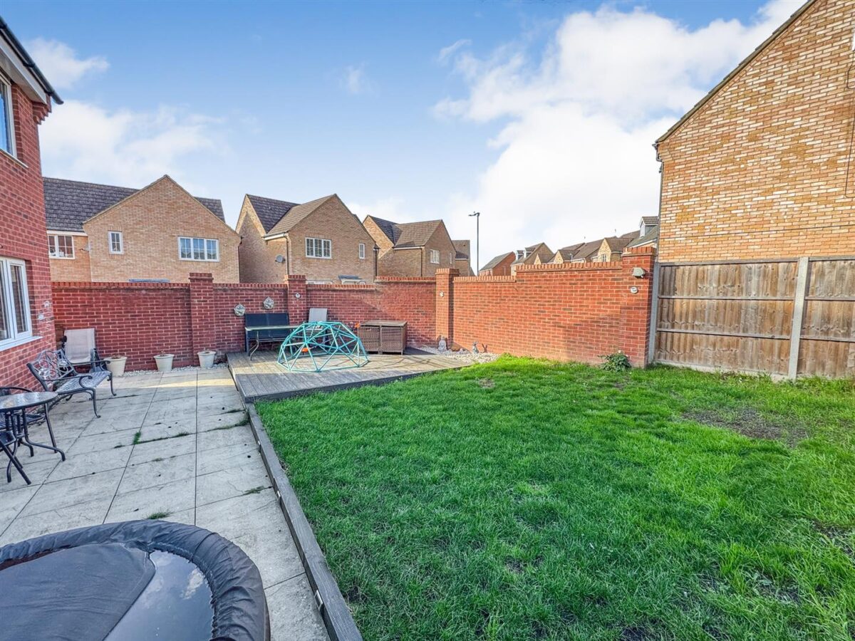 Flycatcher Road, Corby