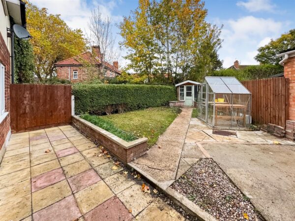 Westfields Road, Corby