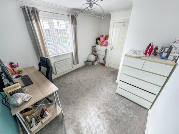 Flycatcher Road, Corby