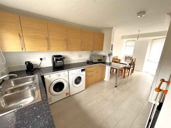 Cransley Gardens, Corby