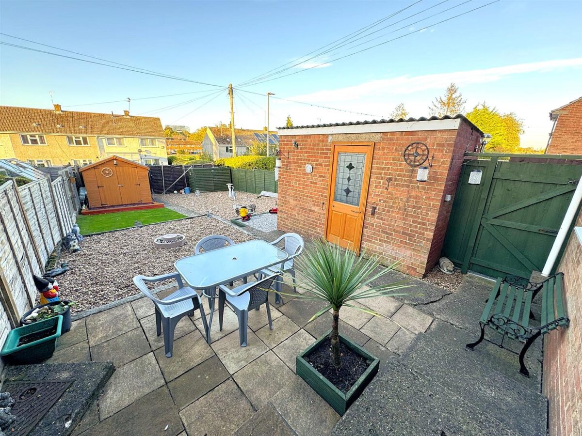 Blake Road, Corby
