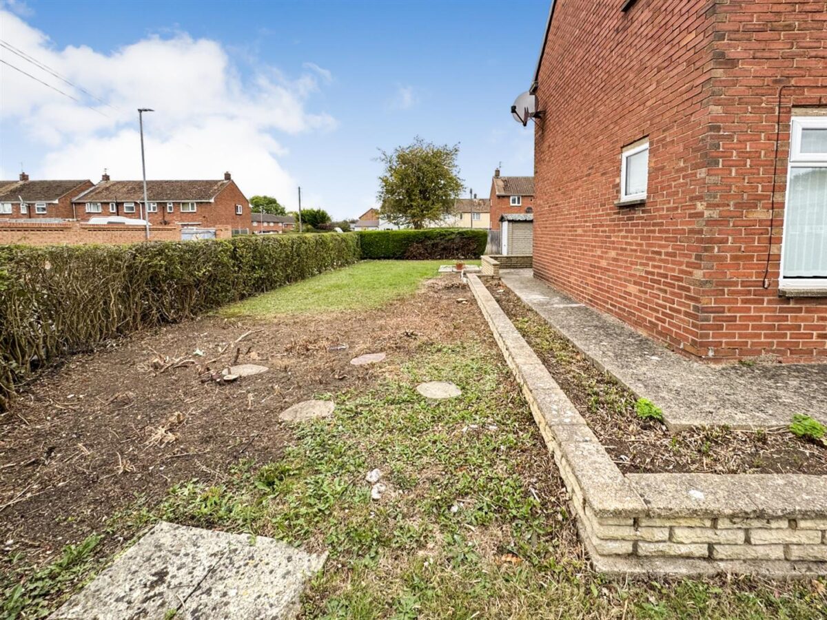 Cransley Gardens, Corby