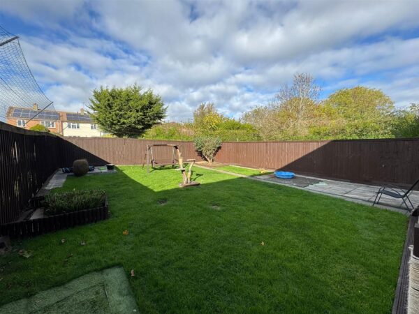 Welland Vale Close, Corby