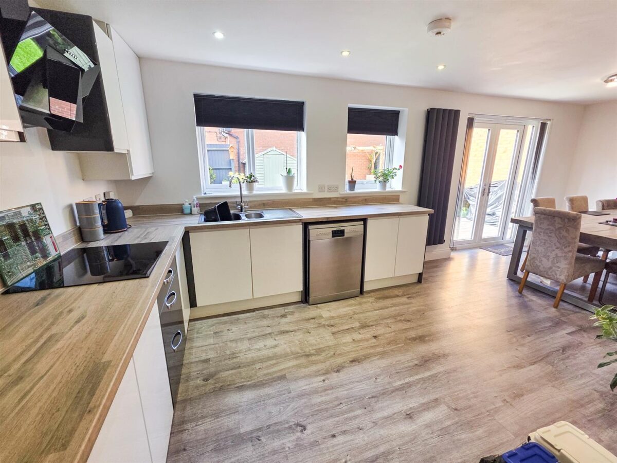 Cotswold Close, Corby