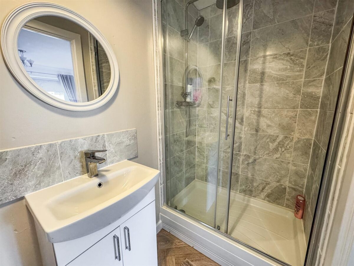 Flycatcher Road, Corby