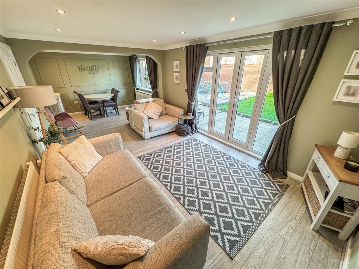 Flycatcher Road, Corby