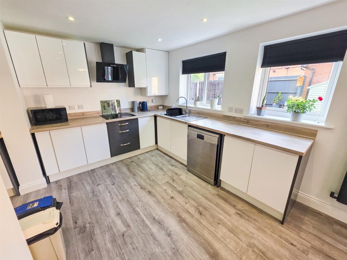 Cotswold Close, Corby