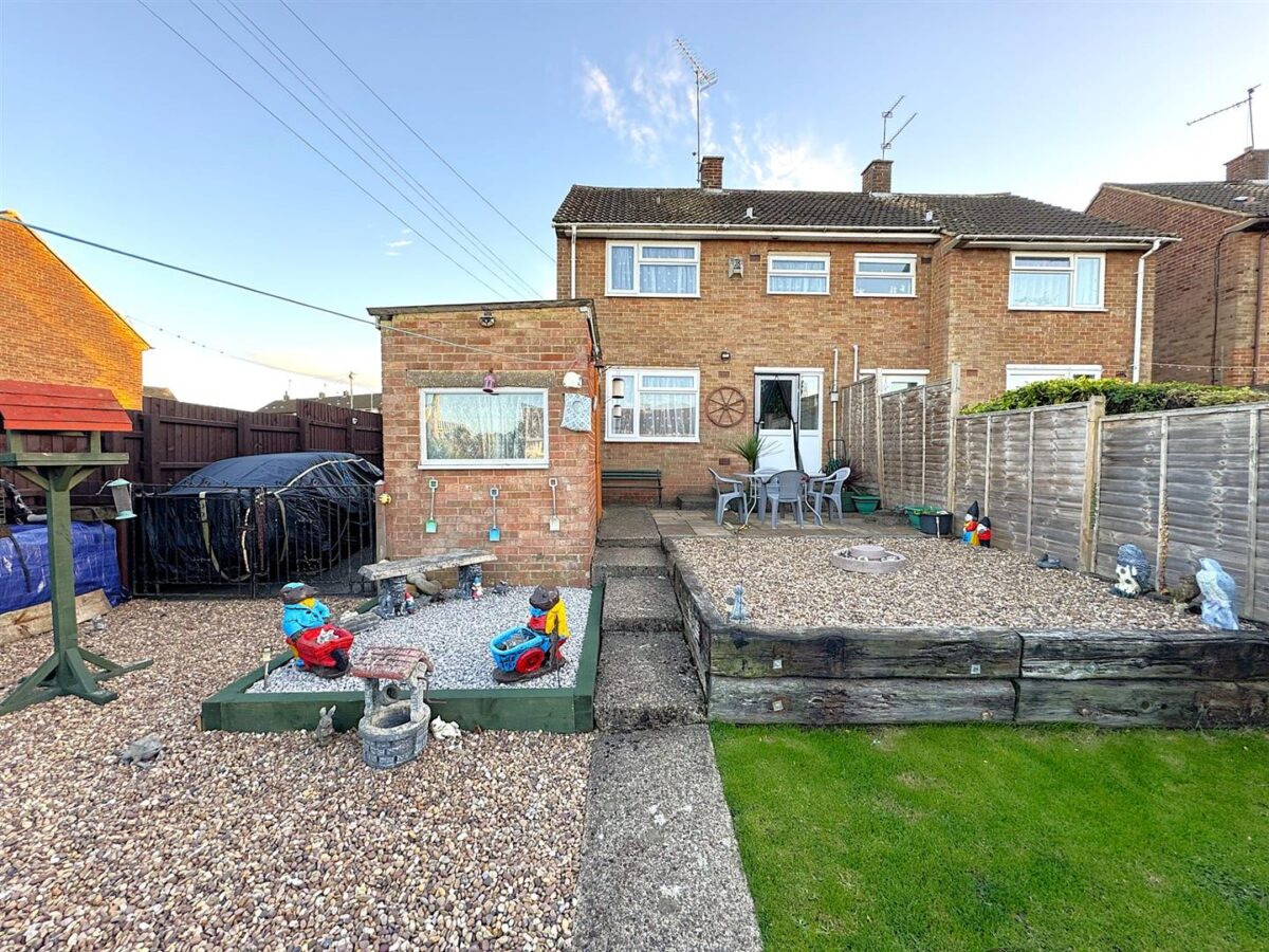 Blake Road, Corby