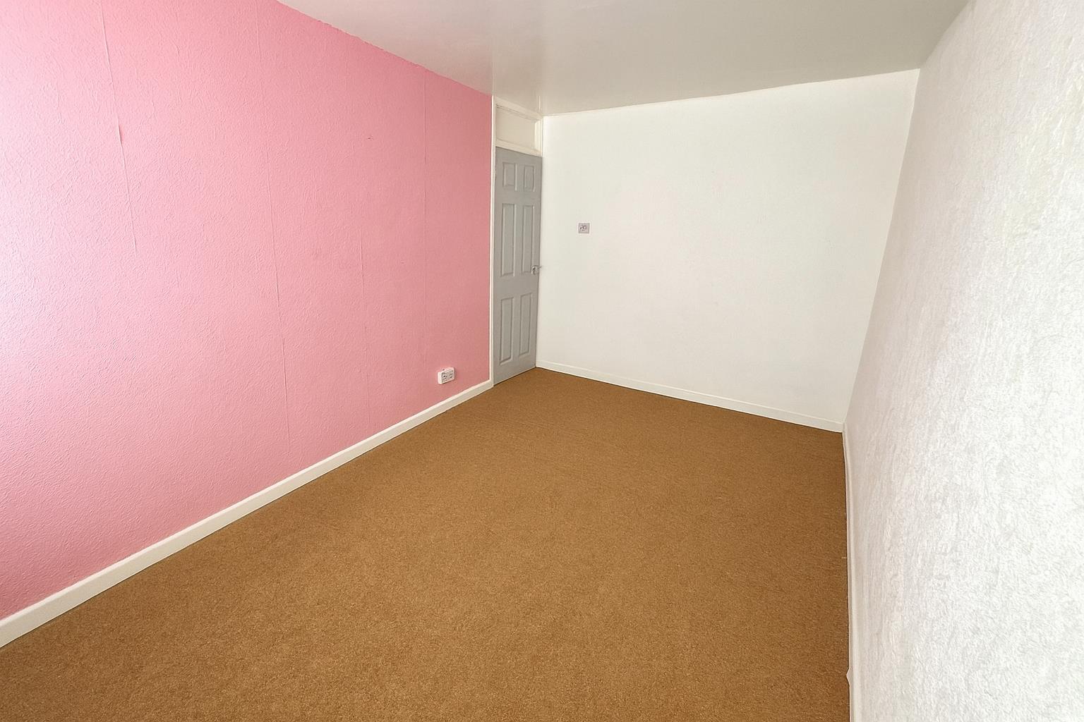Landseer Court, Corby