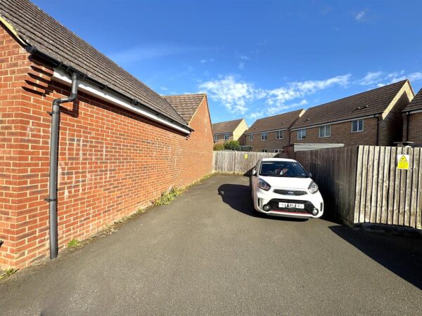 Flycatcher Road, Corby