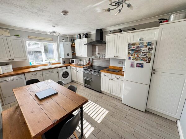 Chestnut Avenue, Corby