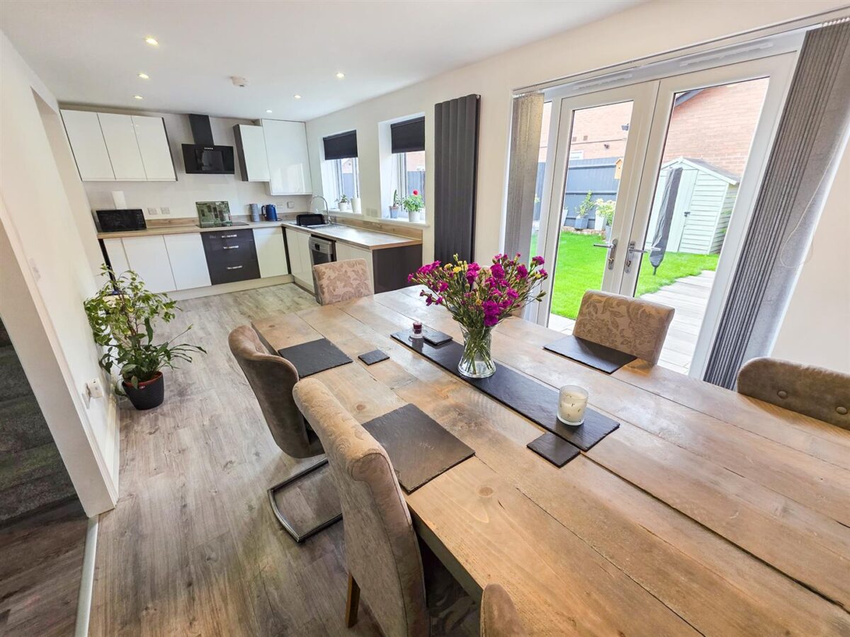 Cotswold Close, Corby