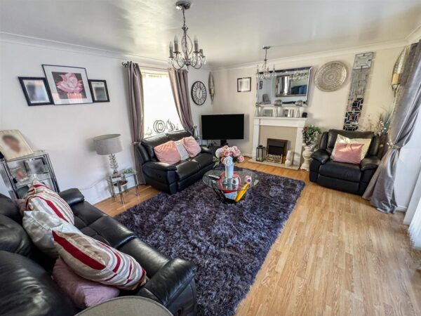 Chequers Close, Corby