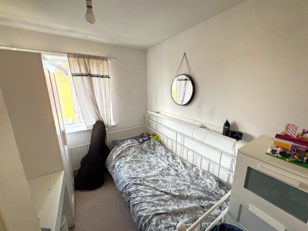 Flycatcher Road, Corby