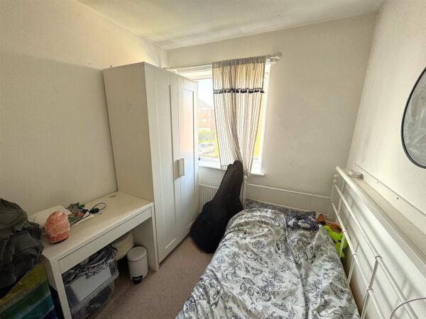 Flycatcher Road, Corby