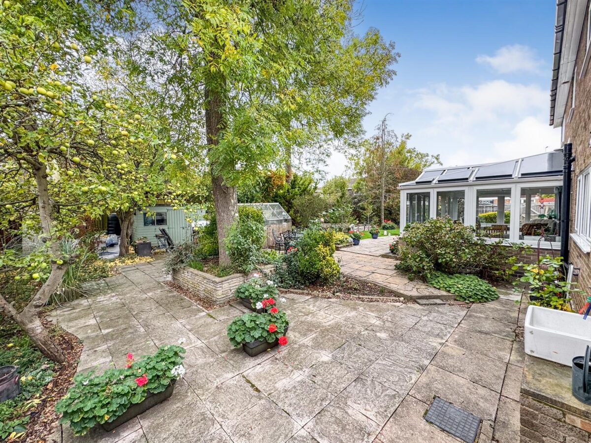 Kingsbrook, Corby