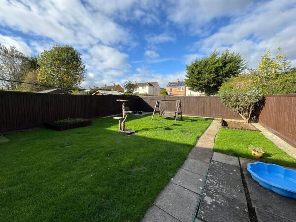 Welland Vale Close, Corby