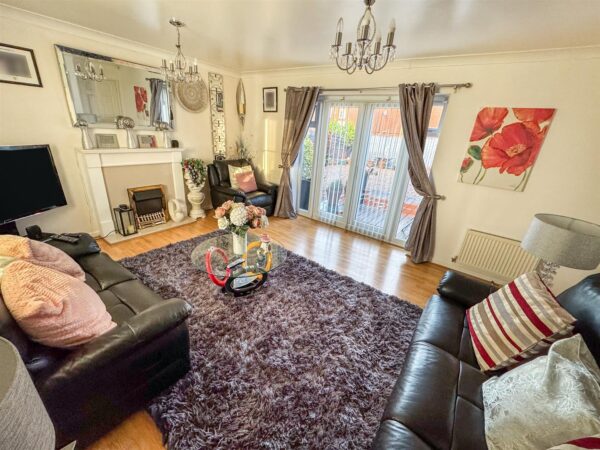 Chequers Close, Corby