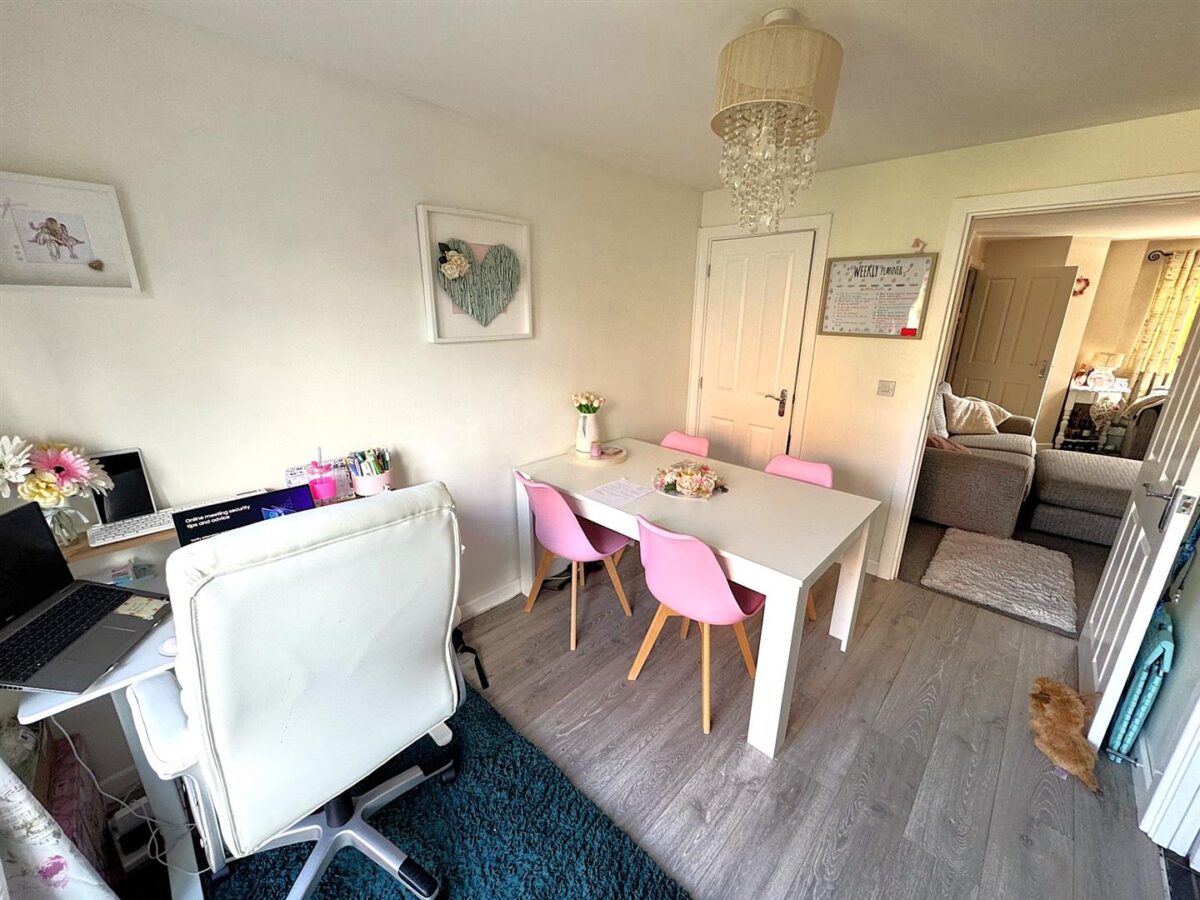 Flycatcher Road, Corby