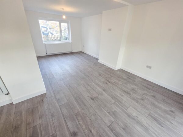 Clovelly Court, Corby