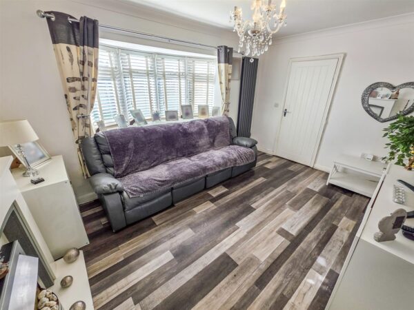 Willow Brook Road, Corby