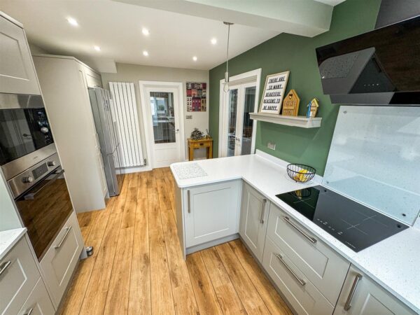 Willow Brook Road, Corby