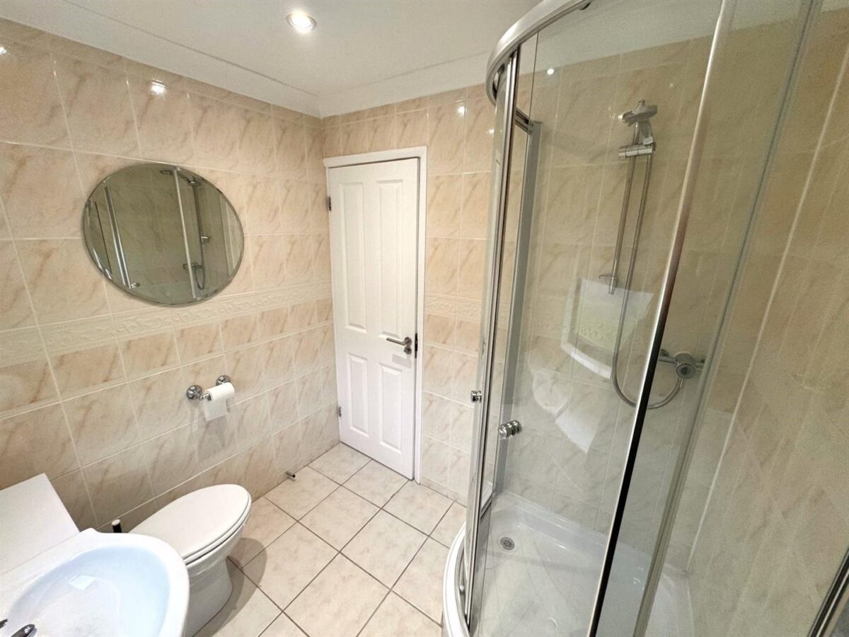 Coldermeadow Avenue, Corby