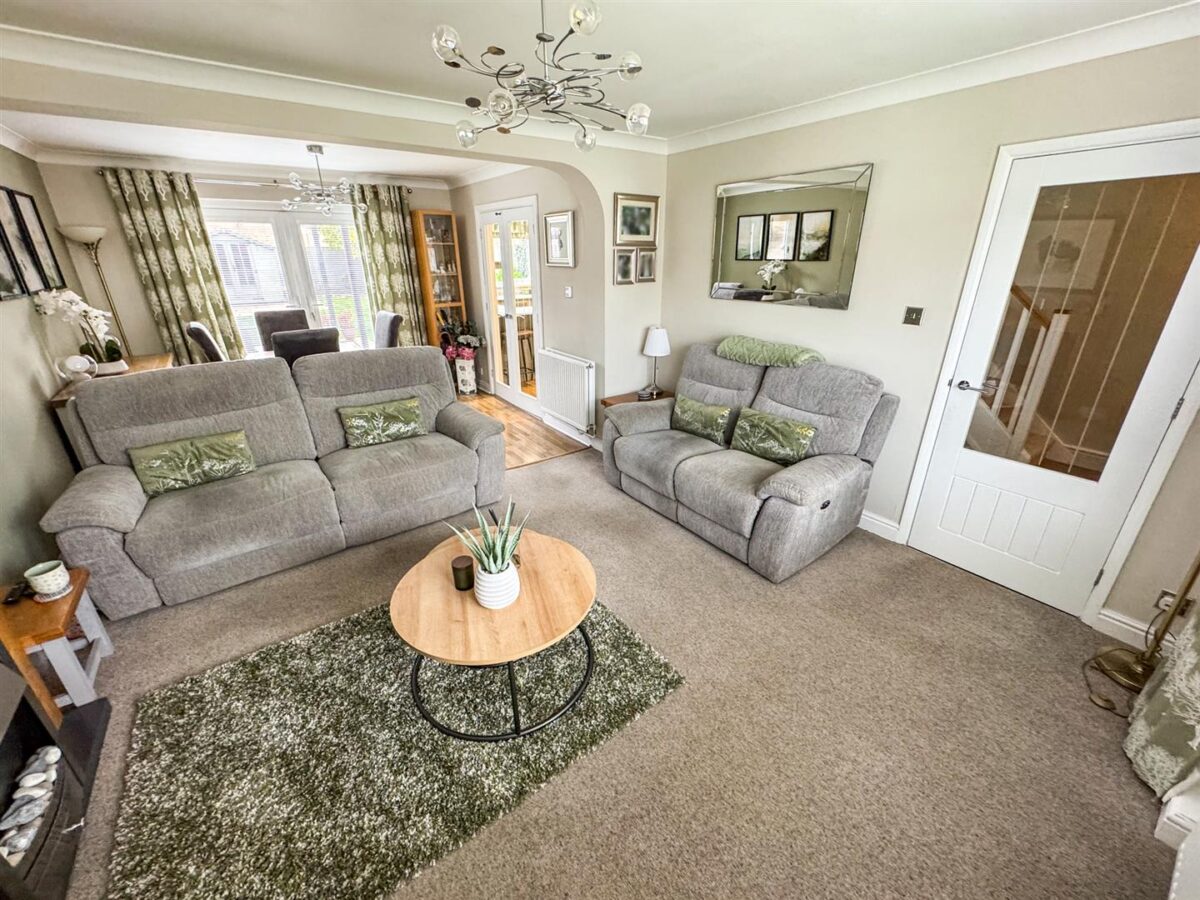 Willow Brook Road, Corby