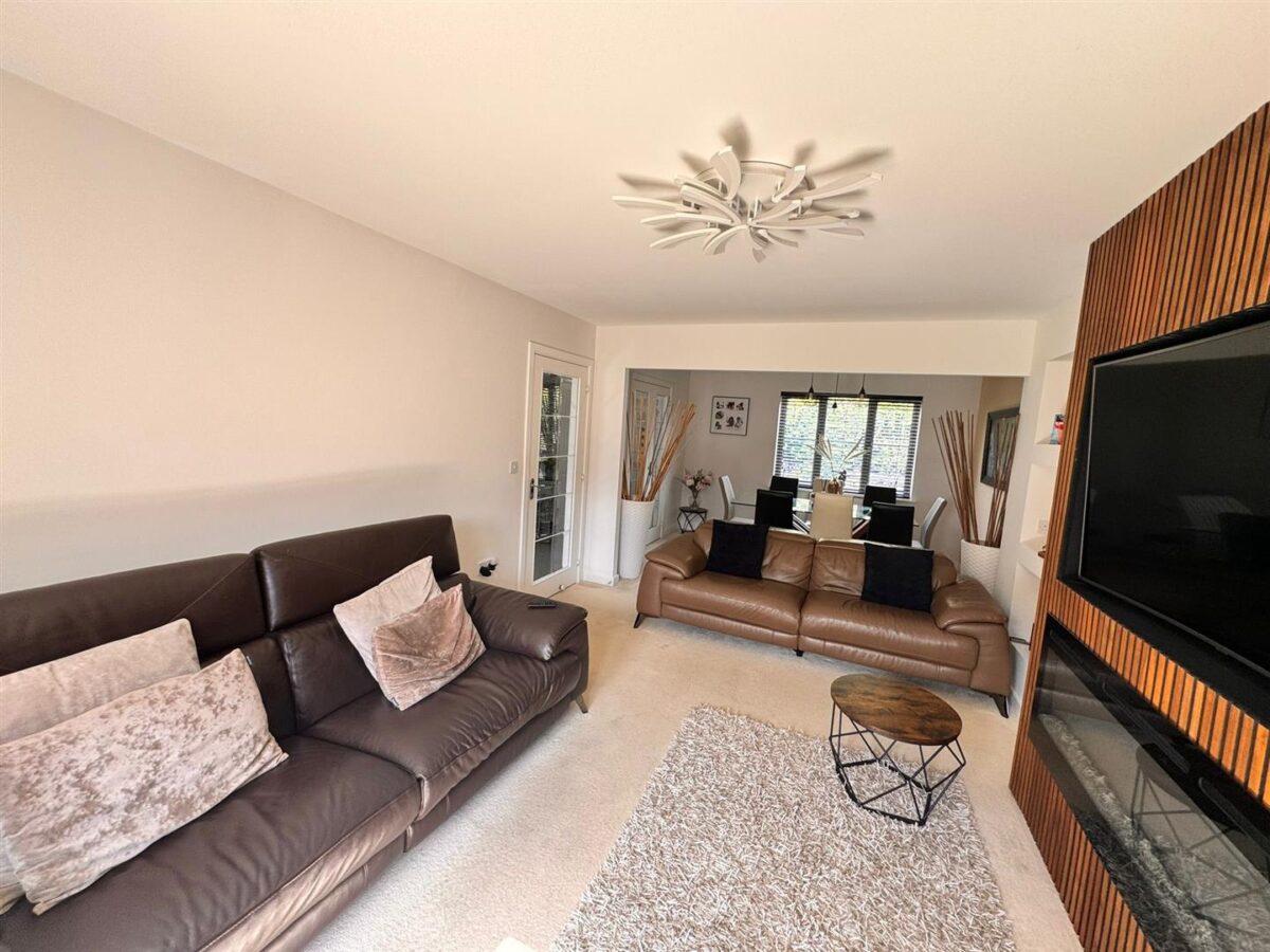 Coniston Close, Corby