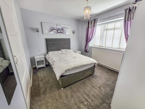 Willow Brook Road, Corby