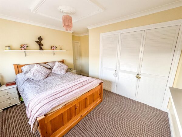 Studfall Avenue, Corby