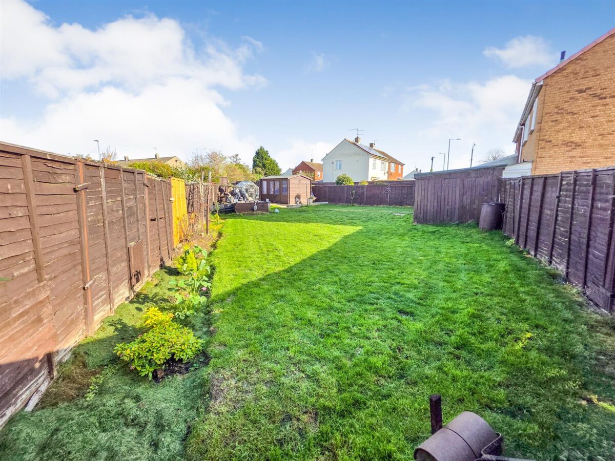 Willow Brook Road, Corby