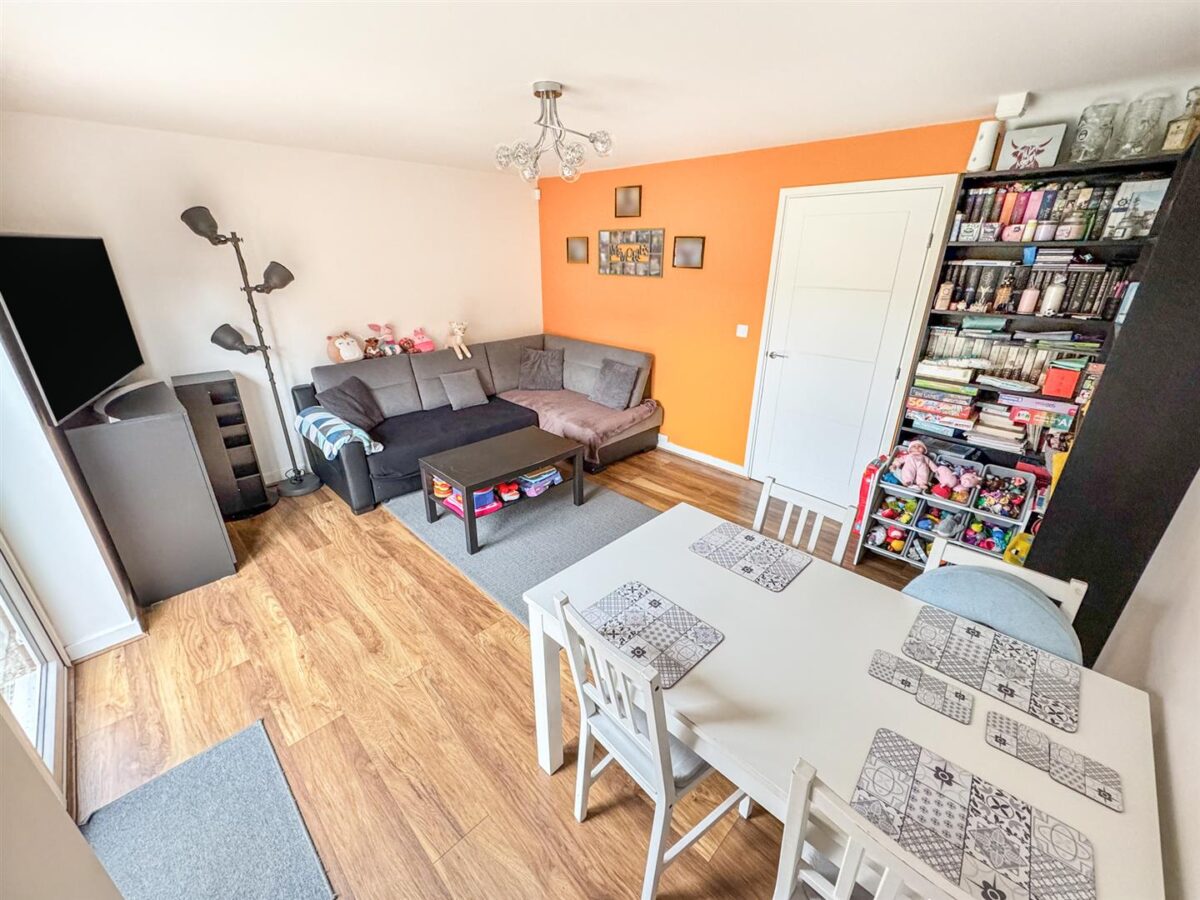 Oak Wood Drive, Corby