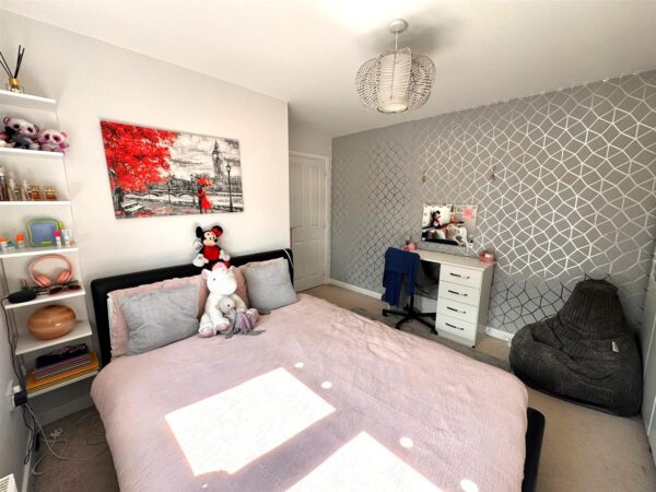 Coniston Close, Corby