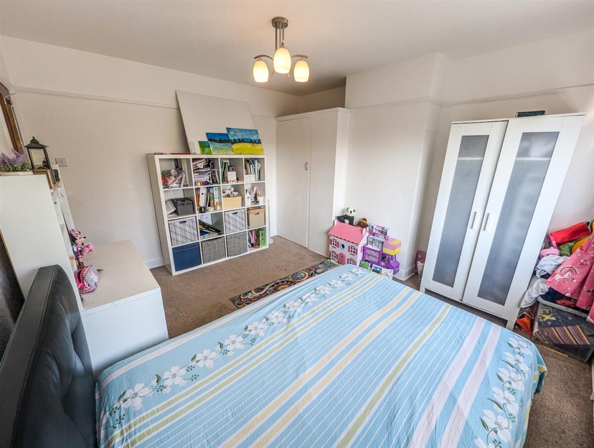 Cottingham Road, Corby