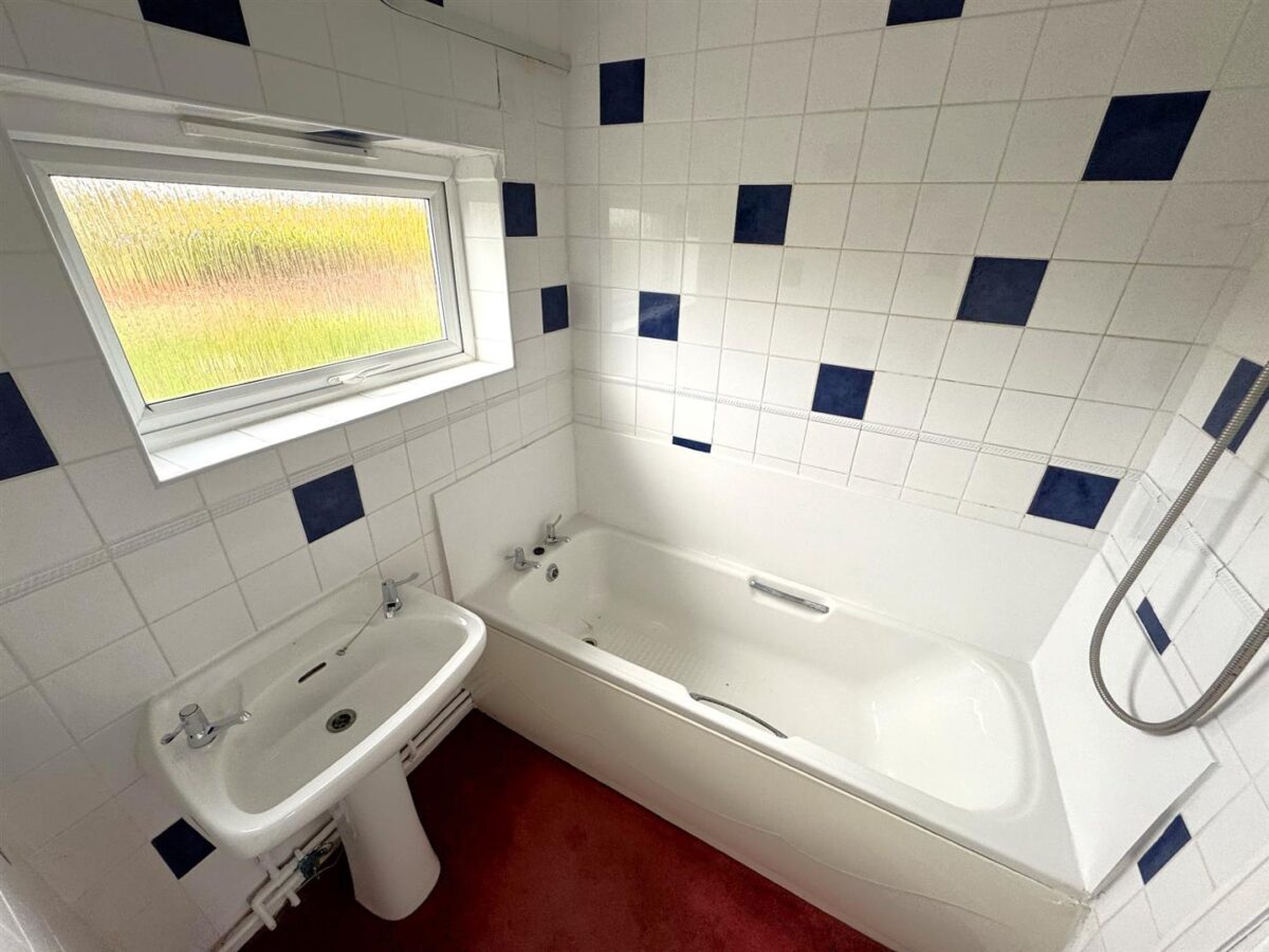 De Roos Way, Stoke Albany, Market Harborough