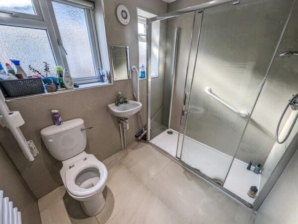 Cottingham Road, Corby