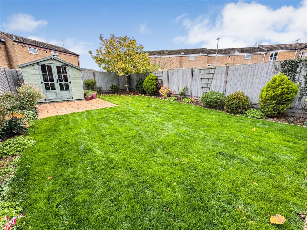 Willow Brook Road, Corby