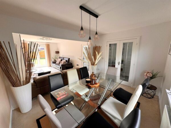 Coniston Close, Corby