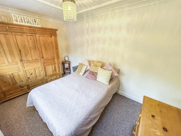 Studfall Avenue, Corby